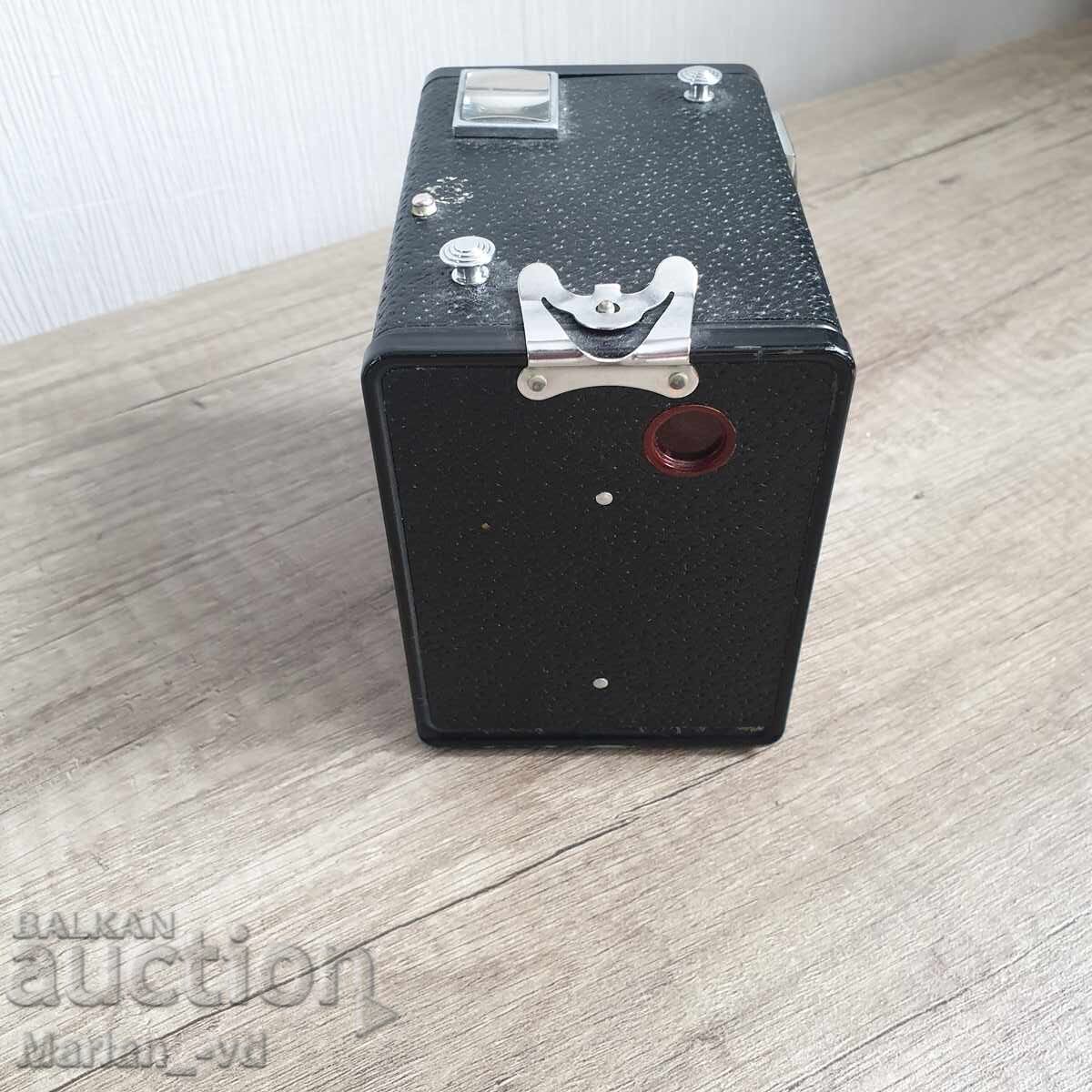 Kodak Six-20 Brownie camera - 5 Kodak Six-20 Brownie camera - 5