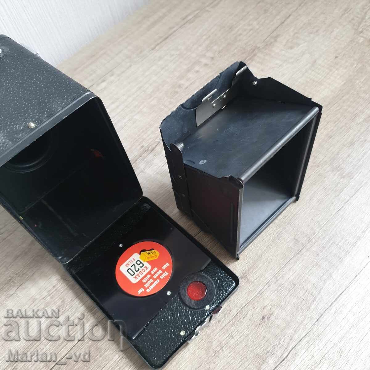 Kodak Six-20 Brownie camera - 6 Kodak Six-20 Brownie camera - 6