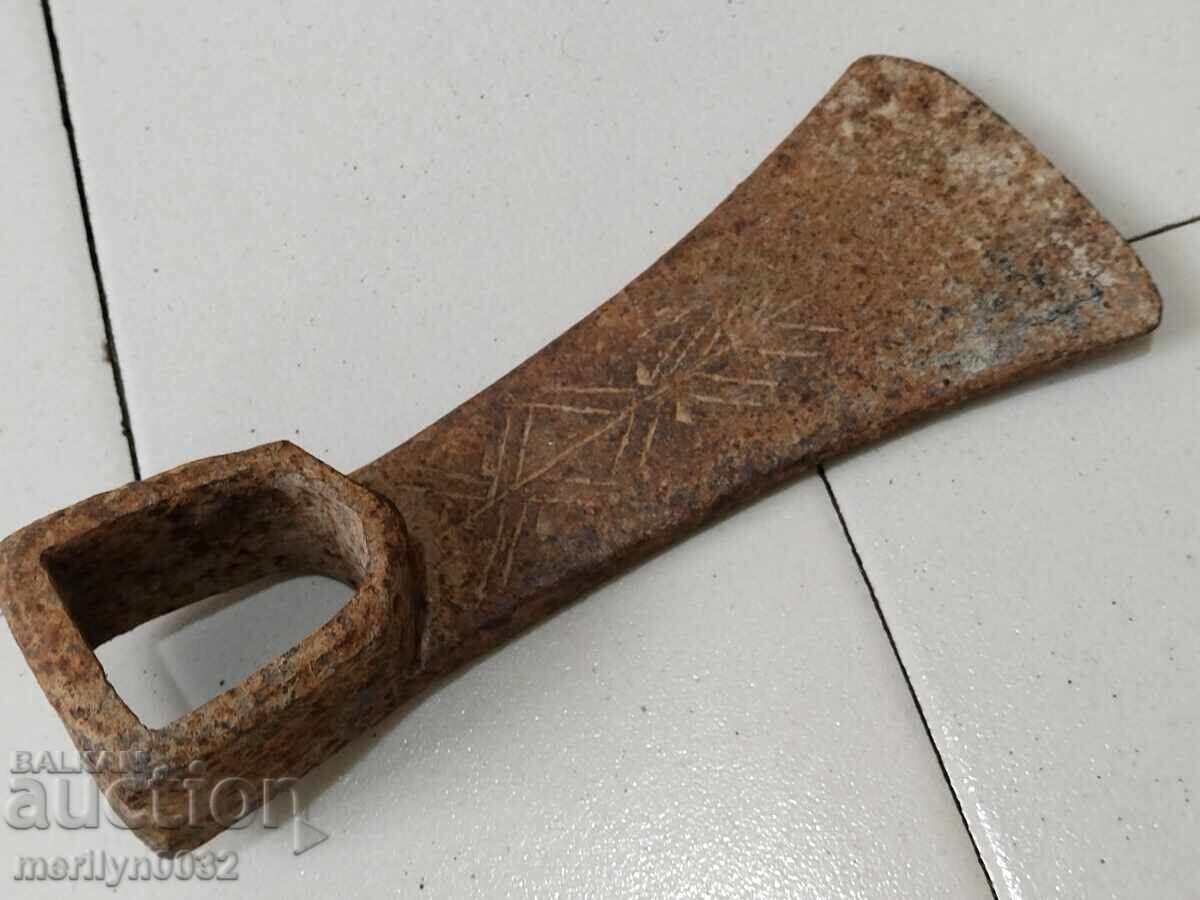 Old forged turnhoe, wrought iron, hoe, blade, axe with price 42.00 BGN | € 21.47 Old forged turnhoe, wrought iron, hoe, blade, axe with price 42.00 BGN | € 21.47