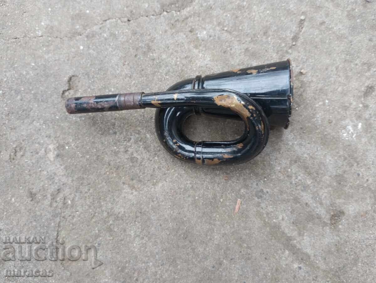 Παλιά ορειχάλκινη σφυρίχτρα Παλιά ορειχάλκινη σφυρίχτρα