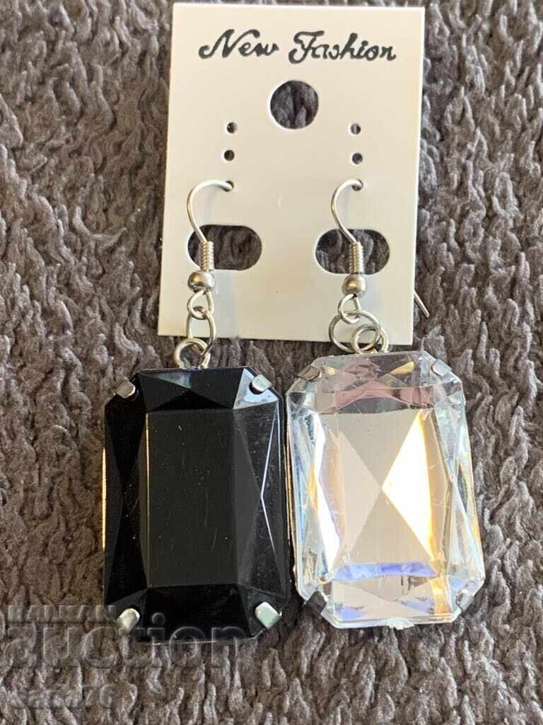 Cercei noi de damă frumoși-1 cu preț 3.00 BGN | € 1.53