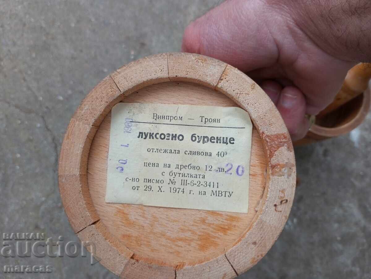 Auction Old wooden mortar and pestle and souvenir barrel Auction Old wooden mortar and pestle and souvenir barrel