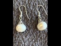 Beautiful new women's earrings with pearls-1