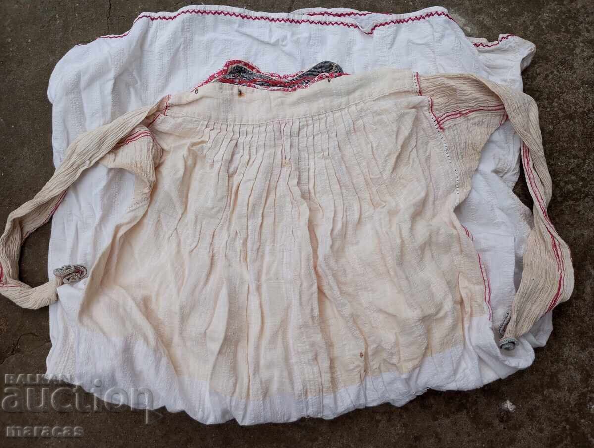 Аукцион Стара женска носия, роба Аукцион Стара женска носия, роба