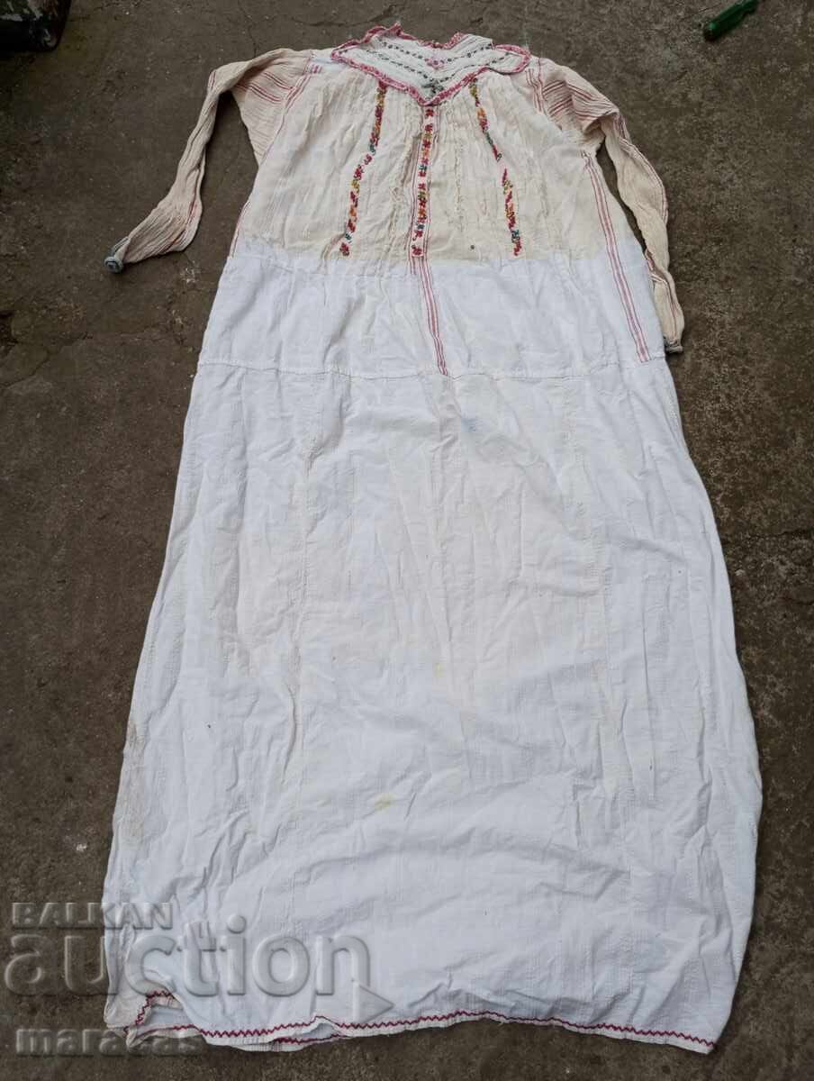 Стара женска носия, роба Стара женска носия, роба