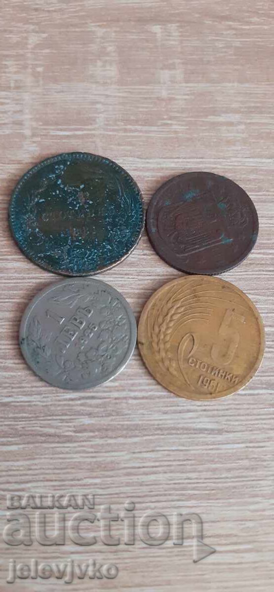 O mulțime de monede