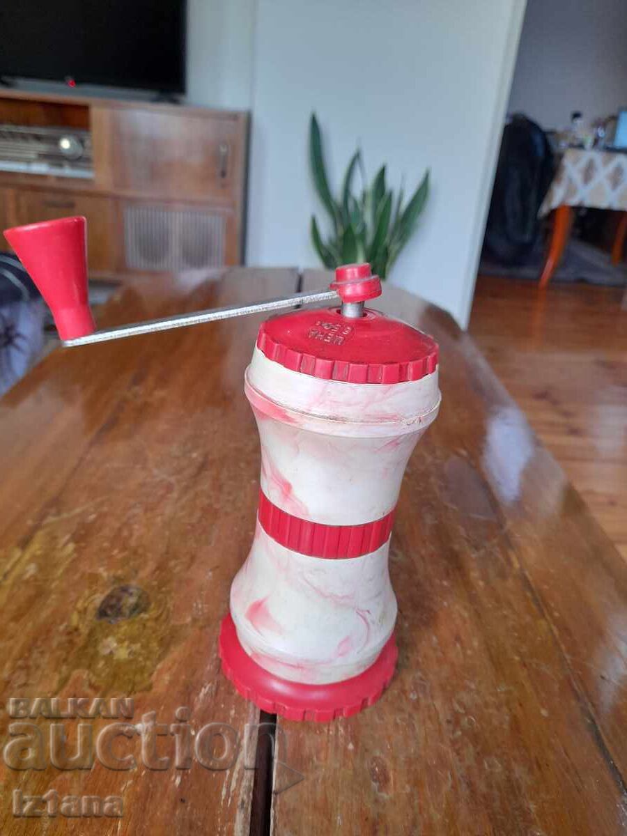 Old coffee grinder, grinder, coffee grinder with price 22.00 BGN | € 11.25