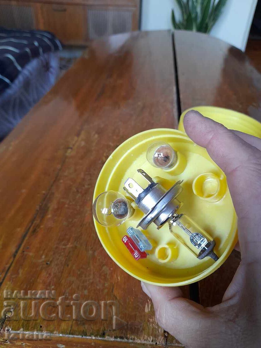 Auction Old box for spare car bulbs Auction Old box for spare car bulbs