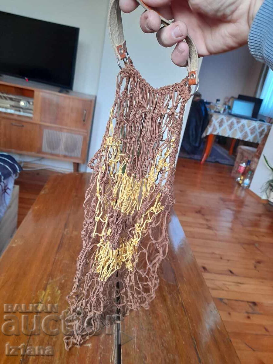 Delivery of Old shopping bag, purse