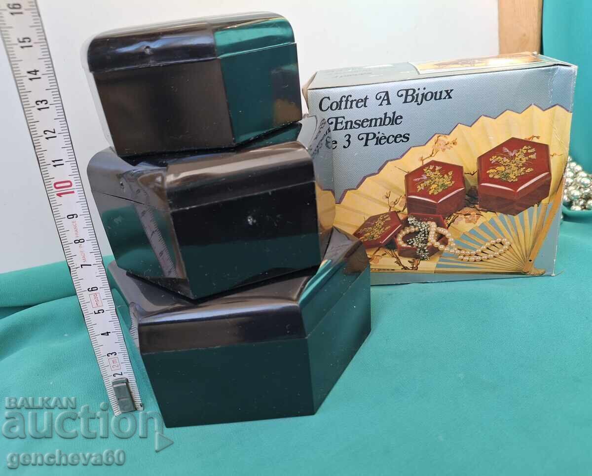 Delivery of Jewelry box set