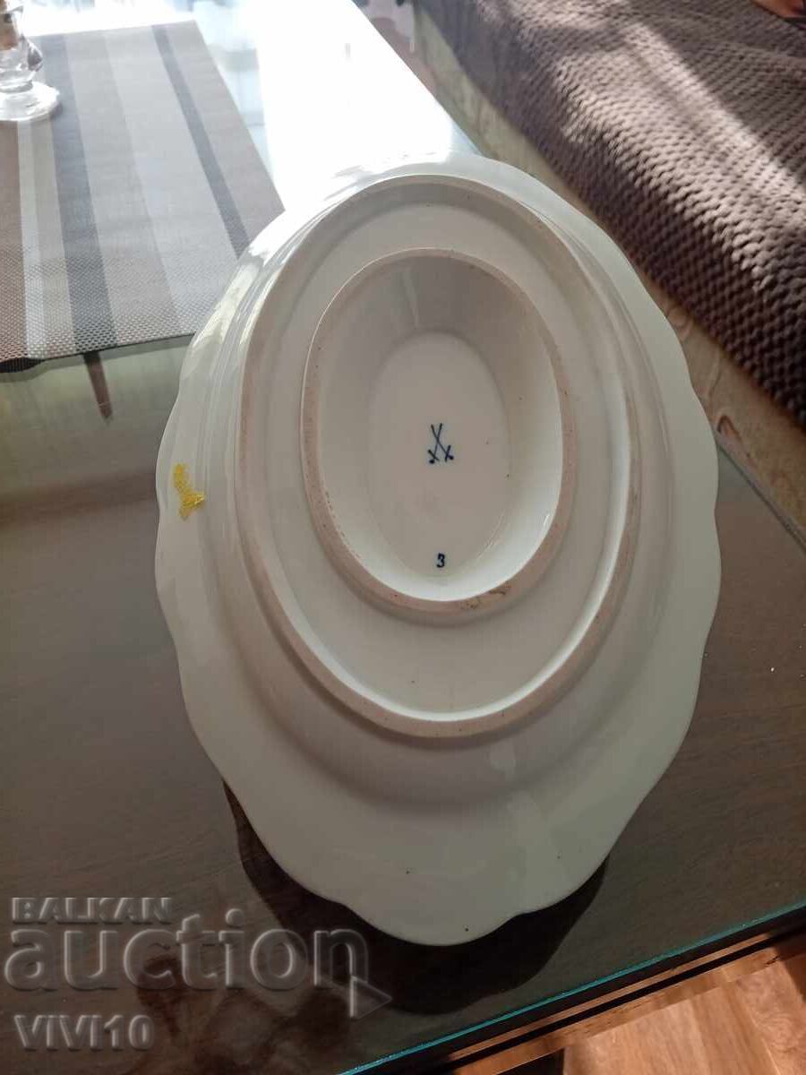 Auction Gorgeous Meissen porcelain saucer Auction Gorgeous Meissen porcelain saucer