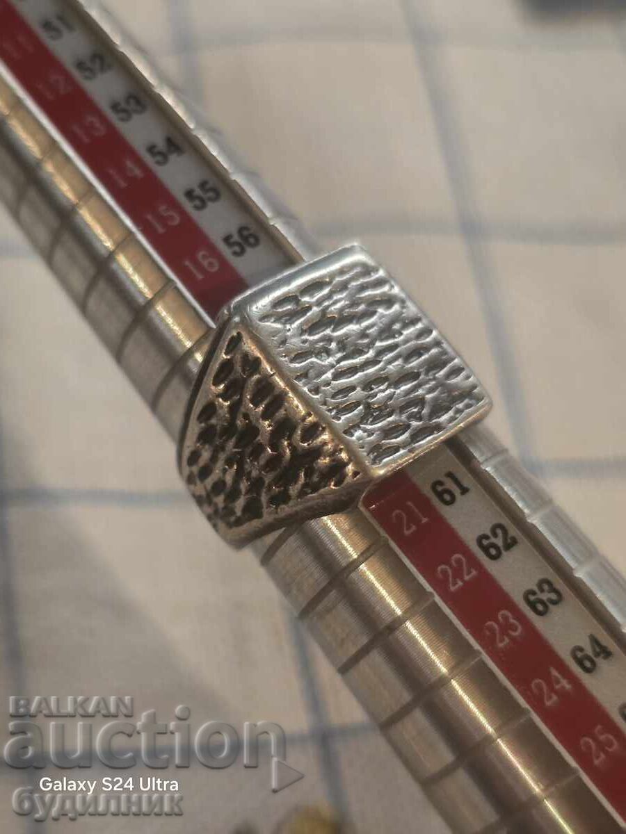 Сребърен Масивен пръстен 19мм 925 Проба. с цена 39.99 лв. | € 20.45 Сребърен Масивен пръстен 19мм 925 Проба. с цена 39.99 лв. | € 20.45