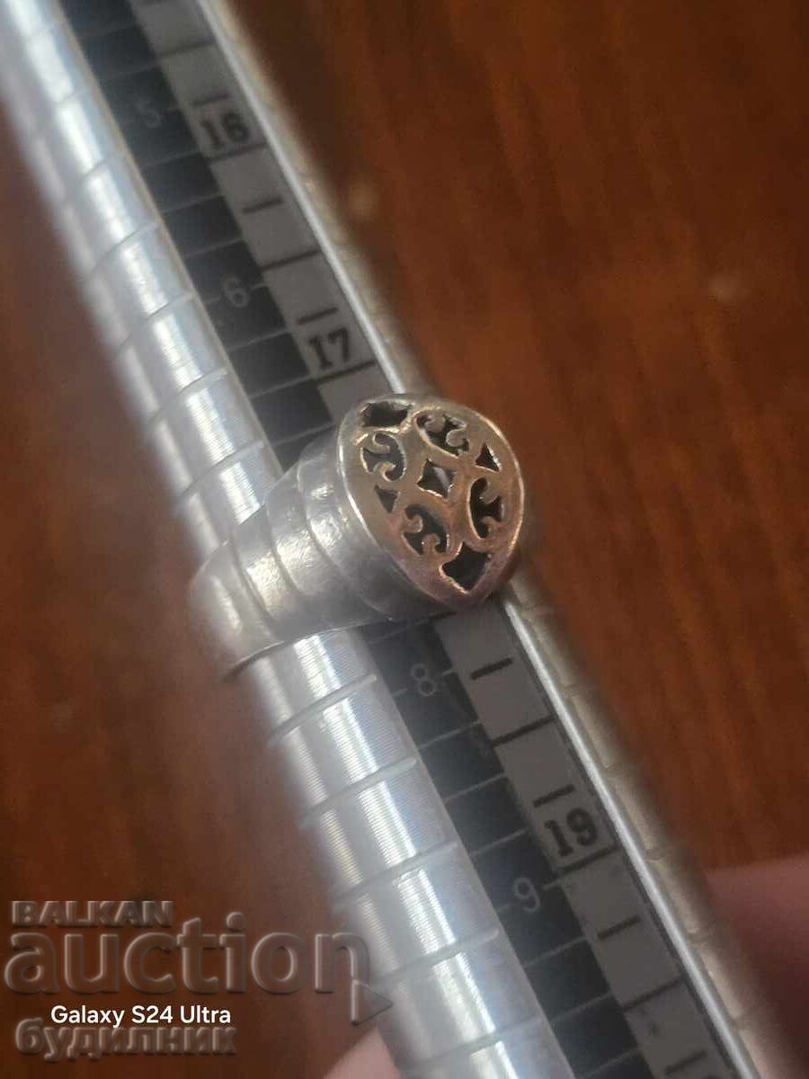 Inel de argint 17mm 925 Eșantion. cu preț 24.99 BGN | € 12.78 Inel de argint 17mm 925 Eșantion. cu preț 24.99 BGN | € 12.78