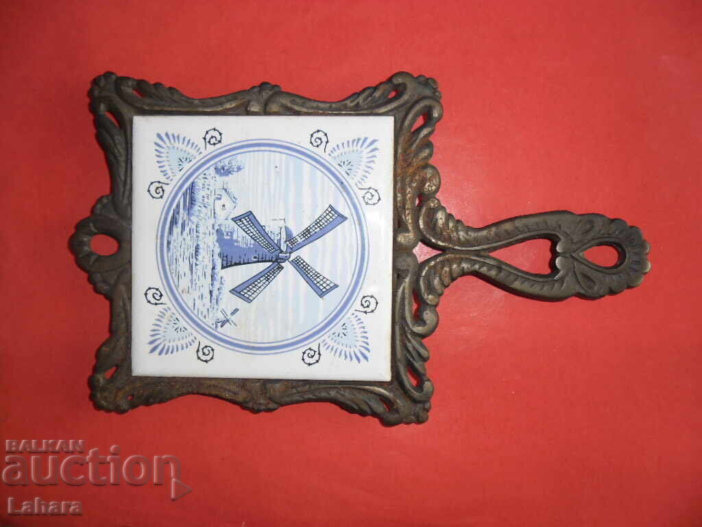 Delivery of Retro stand, plate for hot dishes