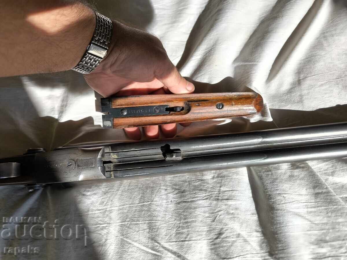 Livrarea Armă cu două țevi de vânătoare în siguranță. Tula dezactivată, carabină Livrarea Armă cu două țevi de vânătoare în siguranță. Tula dezactivată, carabină