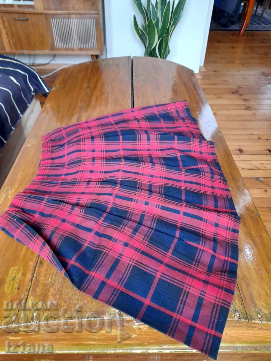 Fusta plisata pentru copii vechi, fusta cu preț 32.00 BGN | € 16.36