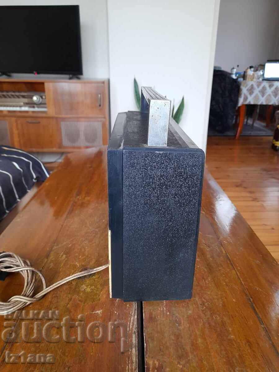 Old Radio WEF, VEF 206 with price 50.00 BGN | € 25.56 Old Radio WEF, VEF 206 with price 50.00 BGN | € 25.56