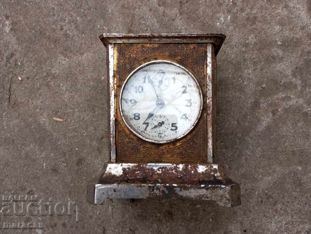 Настолен часовник с латерна тип Жокер . Настолен часовник с латерна тип Жокер .