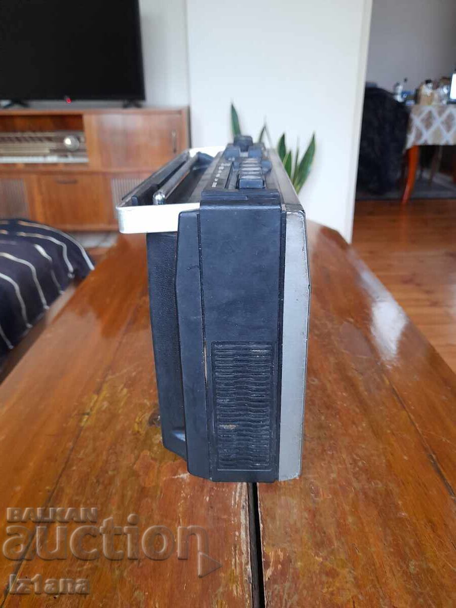 Old Hitachi radio cassette player with price 37.00 BGN | € 18.92 Old Hitachi radio cassette player with price 37.00 BGN | € 18.92