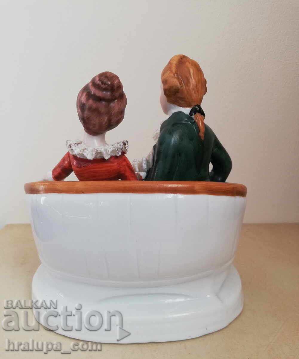 Аукцион Стара порцеланова фигура Аукцион Стара порцеланова фигура