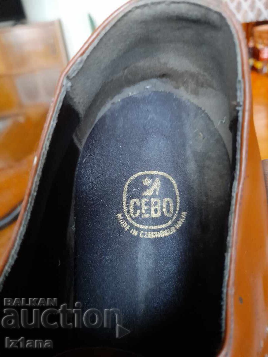 Livrarea Pantofi Cebo vechi