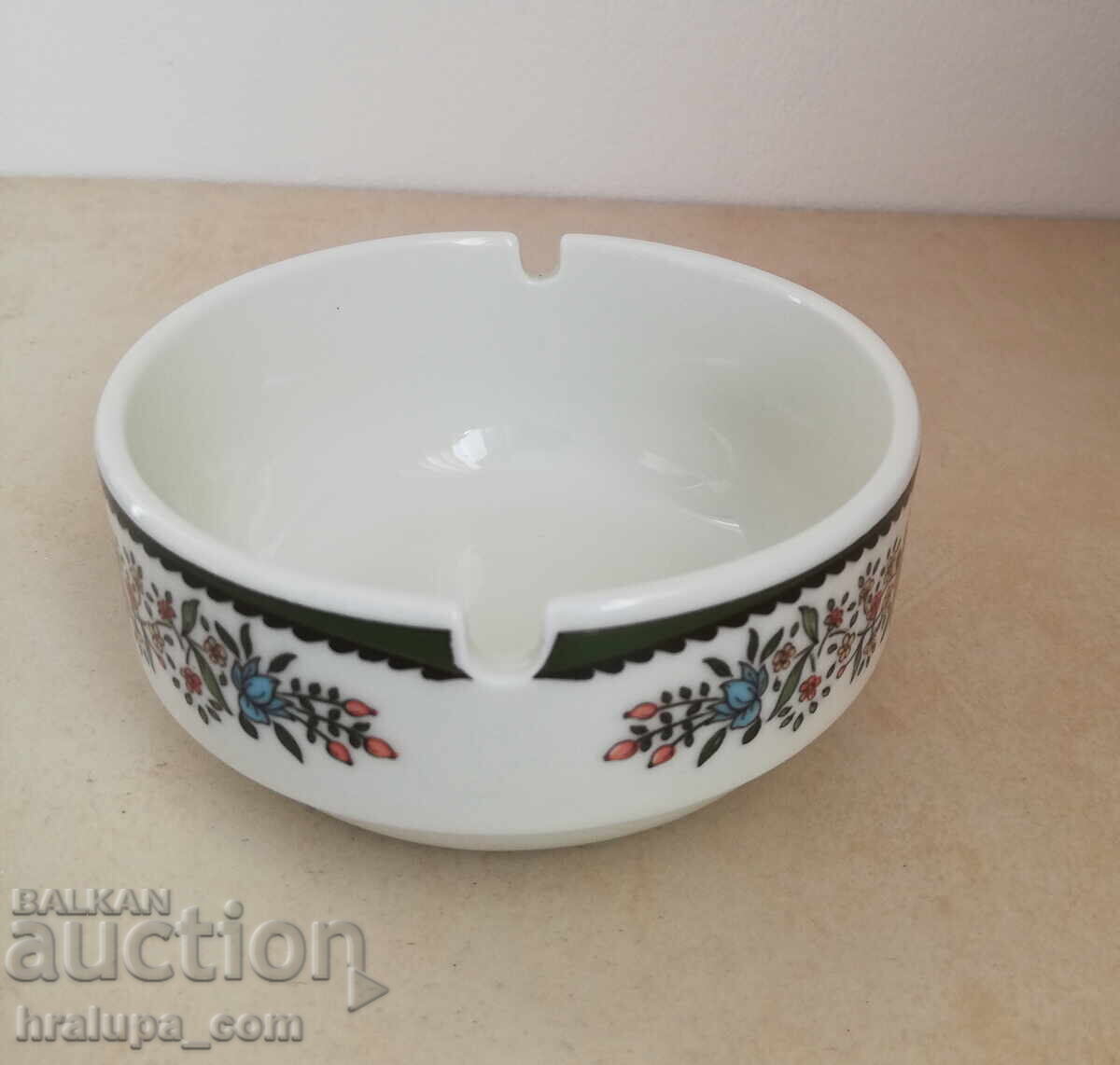 Τασάκι πορσελάνης Bauscher Weiden Βαυαρία Γερμανία με τιμή 20.00 BGN | € 10.23 Τασάκι πορσελάνης Bauscher Weiden Βαυαρία Γερμανία με τιμή 20.00 BGN | € 10.23