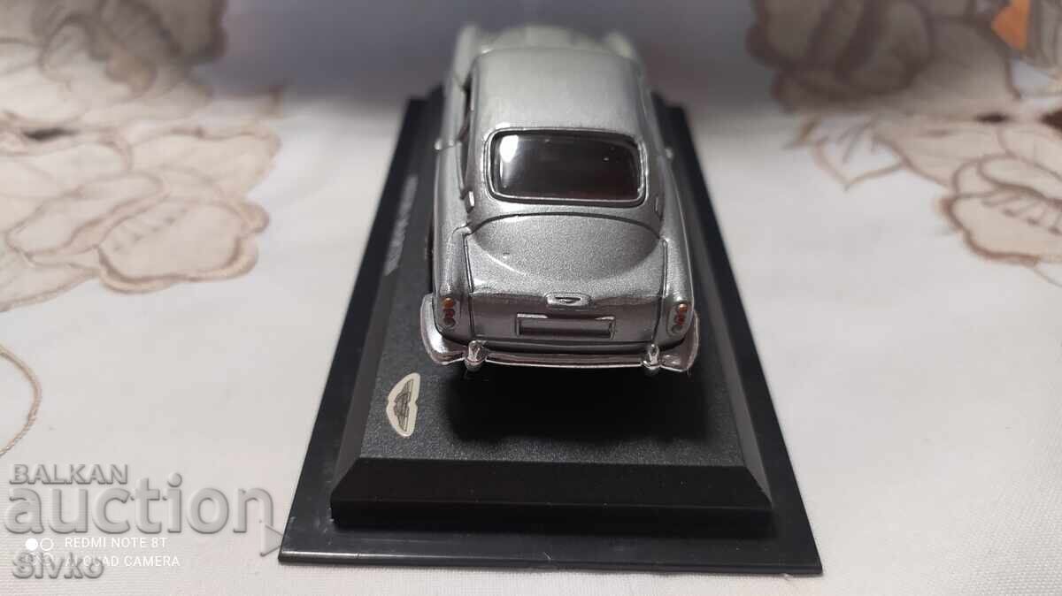 Delivery of ASTON MARTIN metal stroller Delivery of ASTON MARTIN metal stroller