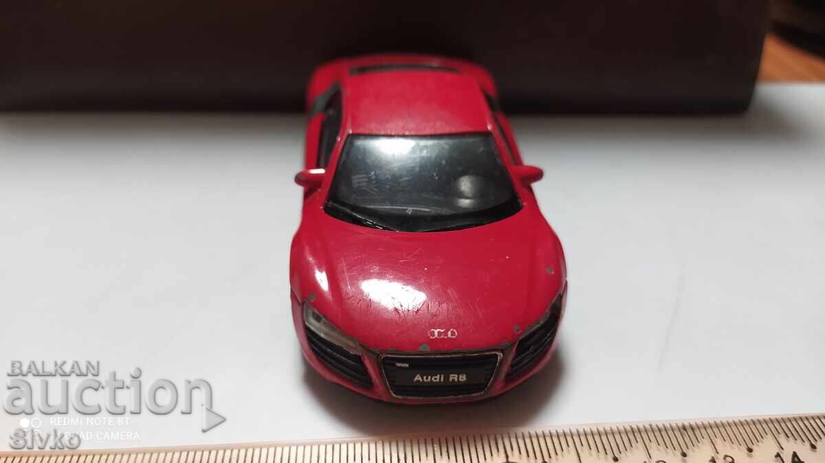 Carucior Audi R8 cu preț 9.99 BGN | € 5.11 Carucior Audi R8 cu preț 9.99 BGN | € 5.11
