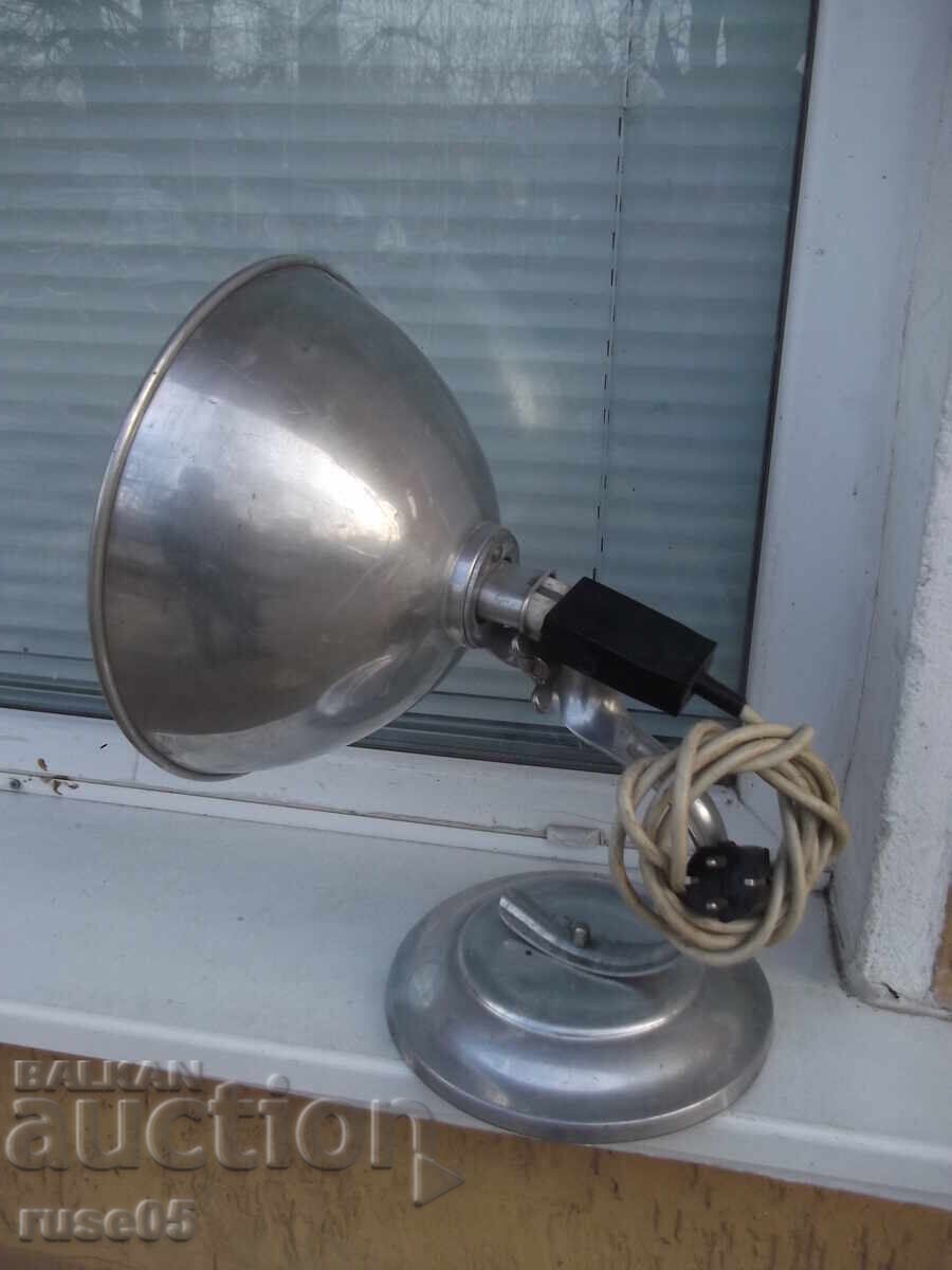 Licitație Lampa de incalzire medicala "HELLRI GM1990", veche, functionala Licitație Lampa de incalzire medicala "HELLRI GM1990", veche, functionala