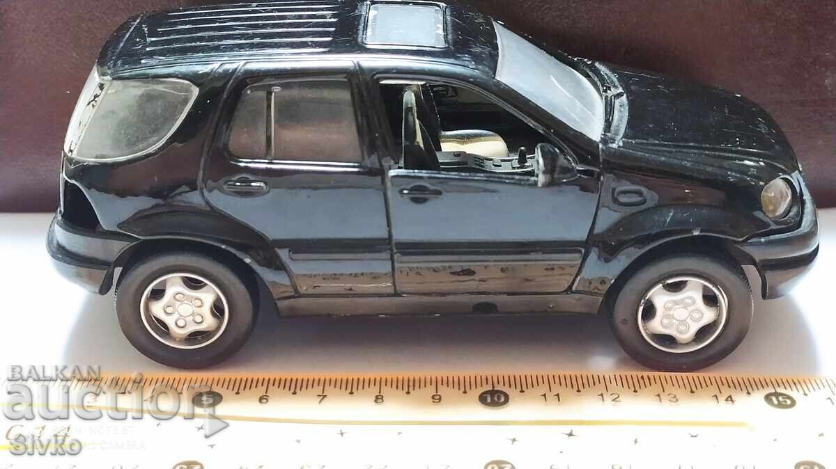 Licitație Carucior Benz M. Class