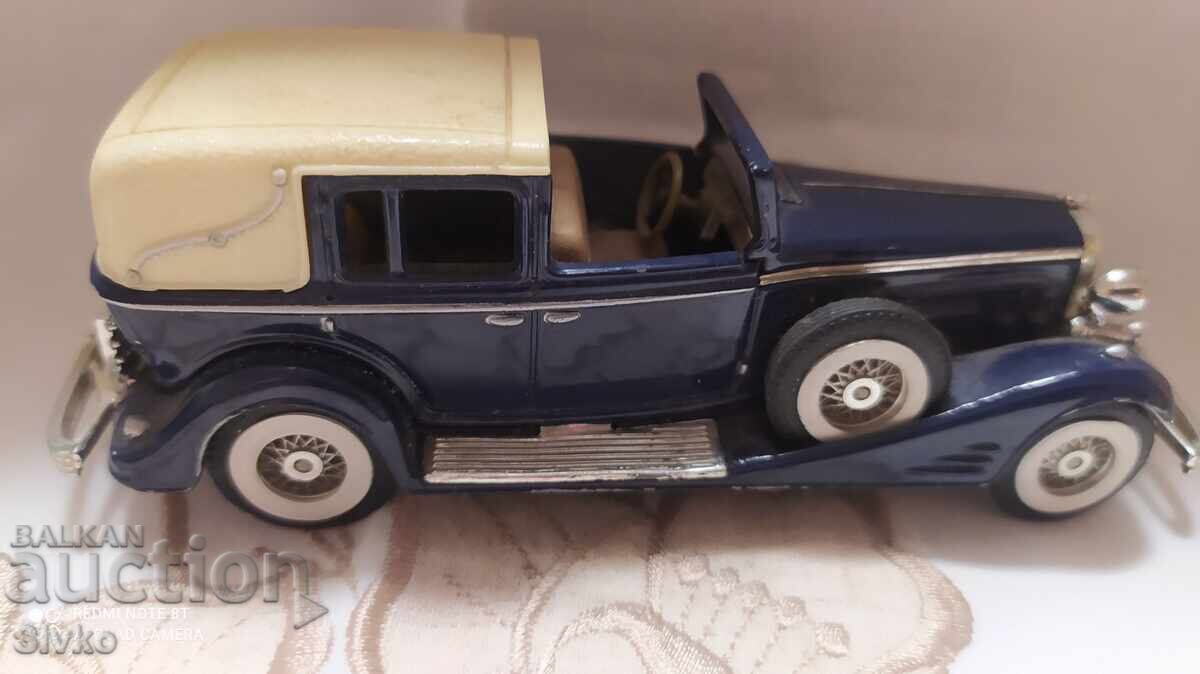 Auction CADILLAC V16 1933 car Auction CADILLAC V16 1933 car