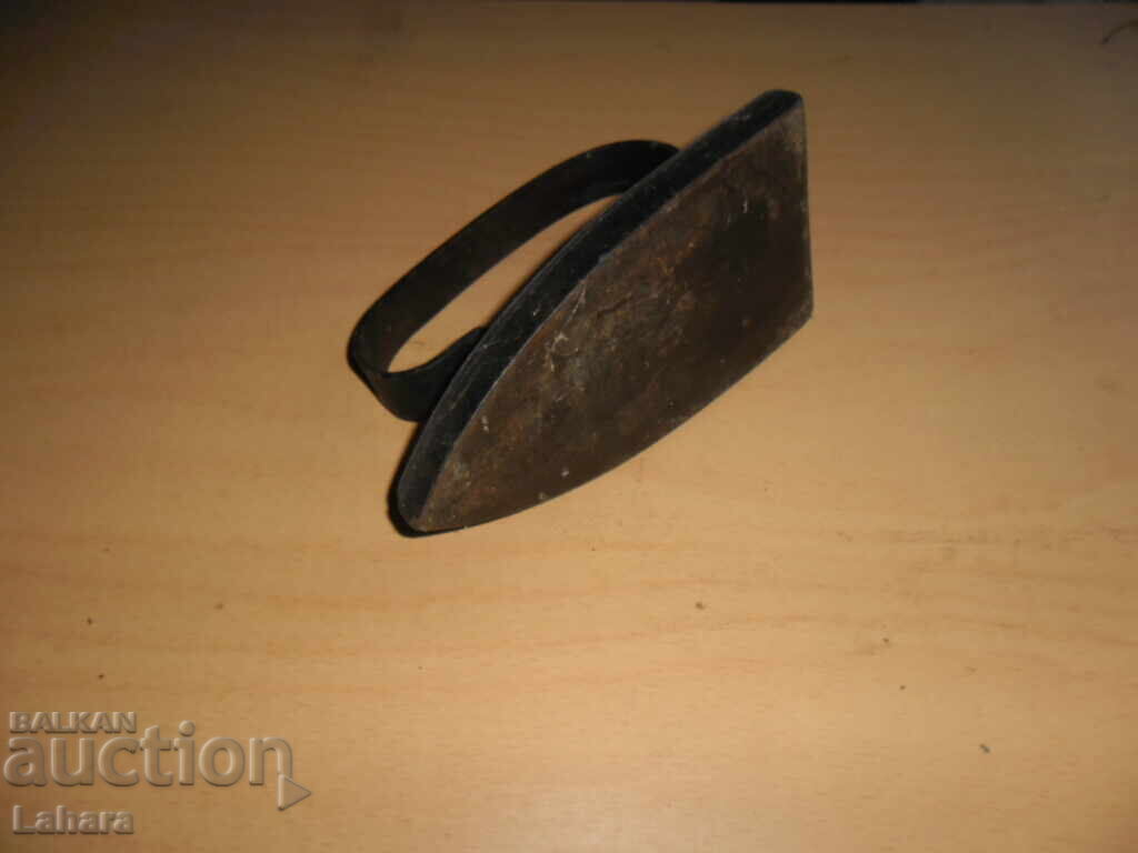 Antique metal iron - 5