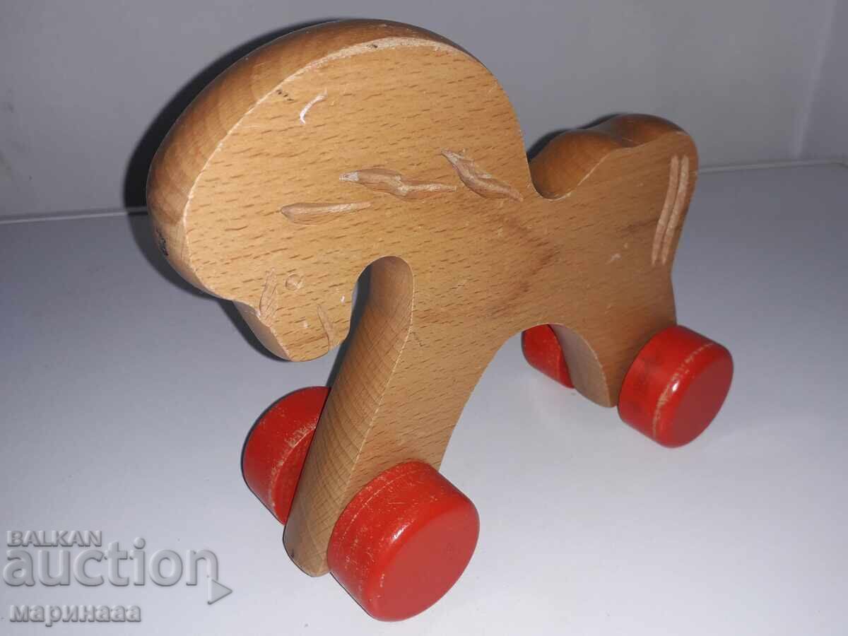 Delivery of OLD HORSE. SOLID WOOD Delivery of OLD HORSE. SOLID WOOD