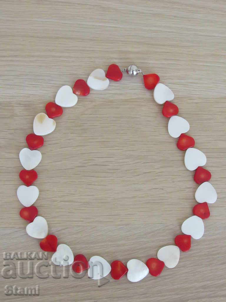 Auction Natural red coral and white mother-of-pearl necklace Auction Natural red coral and white mother-of-pearl necklace