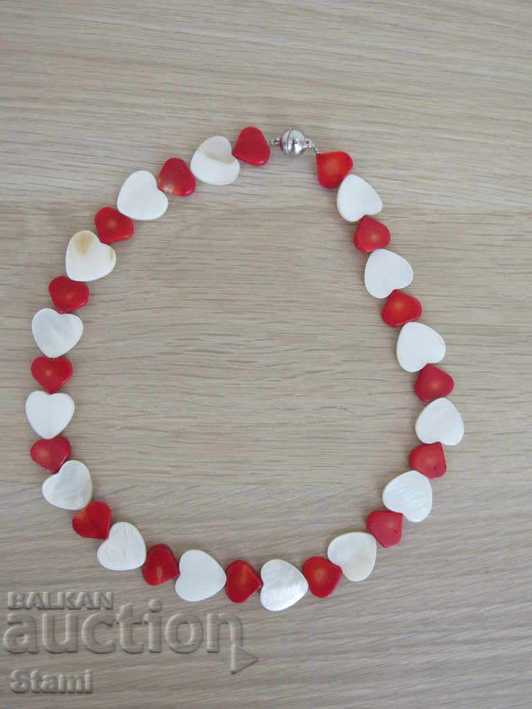 Natural red coral and white mother-of-pearl necklace Natural red coral and white mother-of-pearl necklace