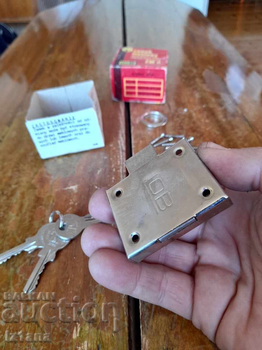 Old lock, lock Zamek, Yeti - 5 Old lock, lock Zamek, Yeti - 5