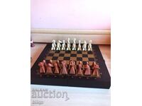 Interesting Old Chess, Backgammon