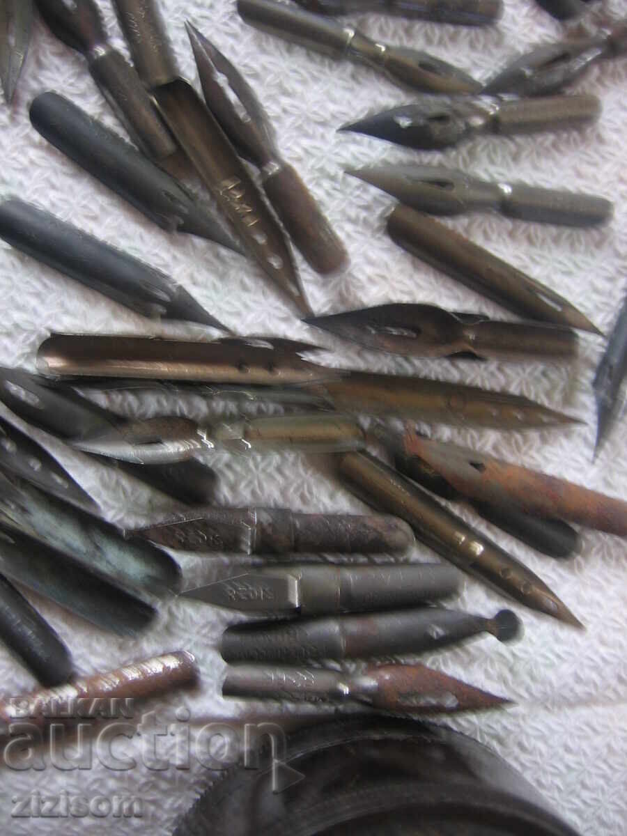 Auction OLD BAKELITE PELICAN BOX WITH Nibs for a pen holder Auction OLD BAKELITE PELICAN BOX WITH Nibs for a pen holder