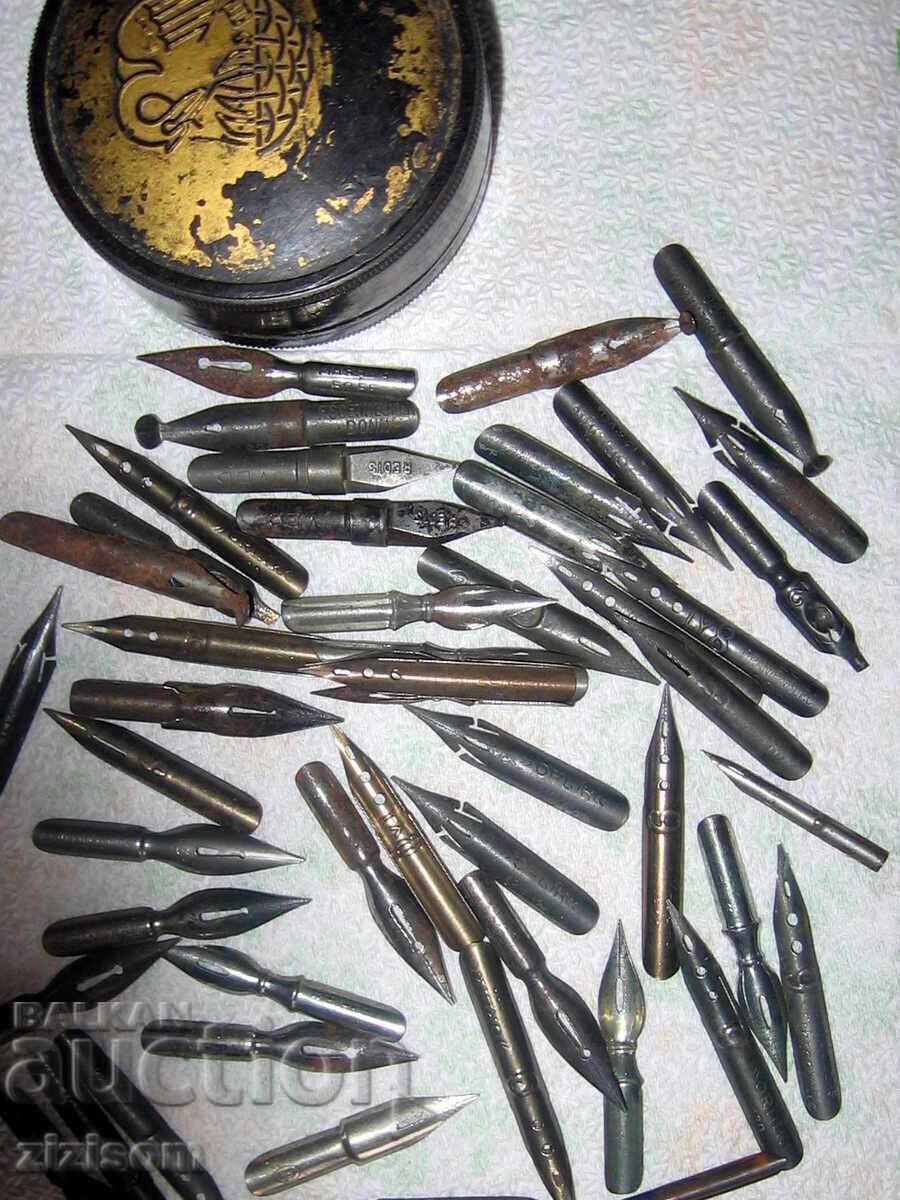 Delivery of OLD BAKELITE PELICAN BOX WITH Nibs for a pen holder Delivery of OLD BAKELITE PELICAN BOX WITH Nibs for a pen holder