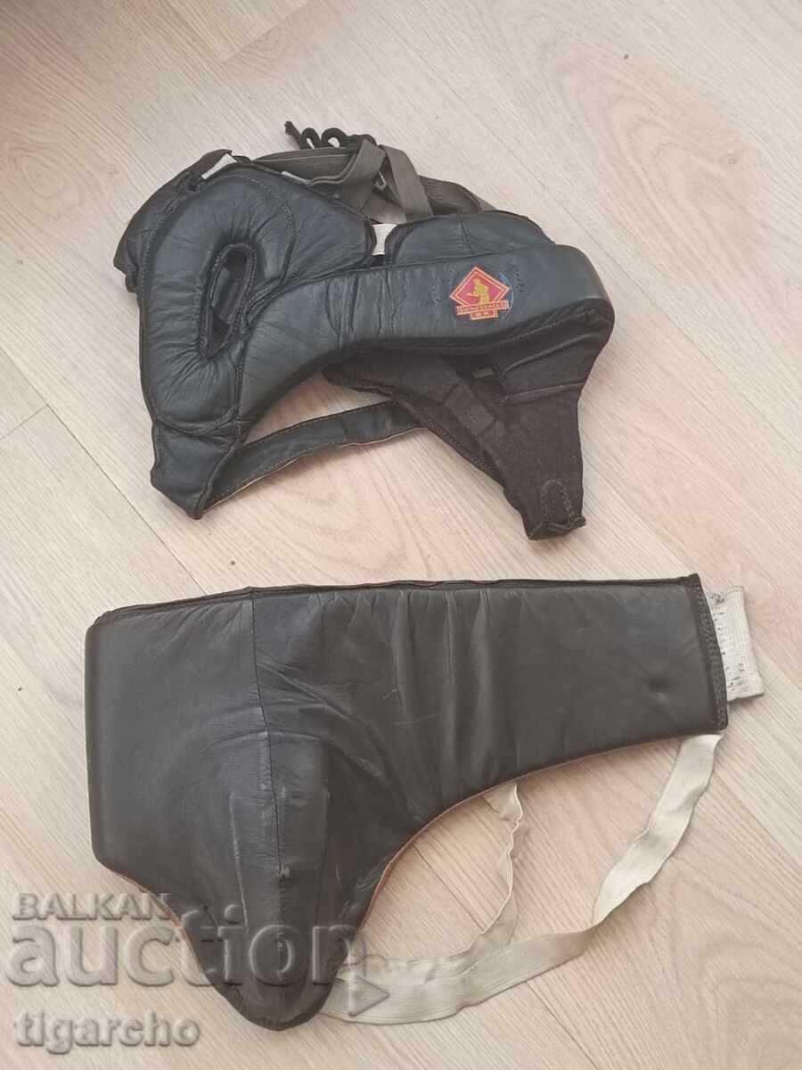 Licitație Vechi protectori de arte marțiale