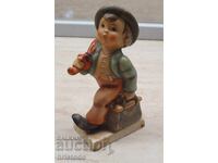 Figurină din porțelan „Hummel”