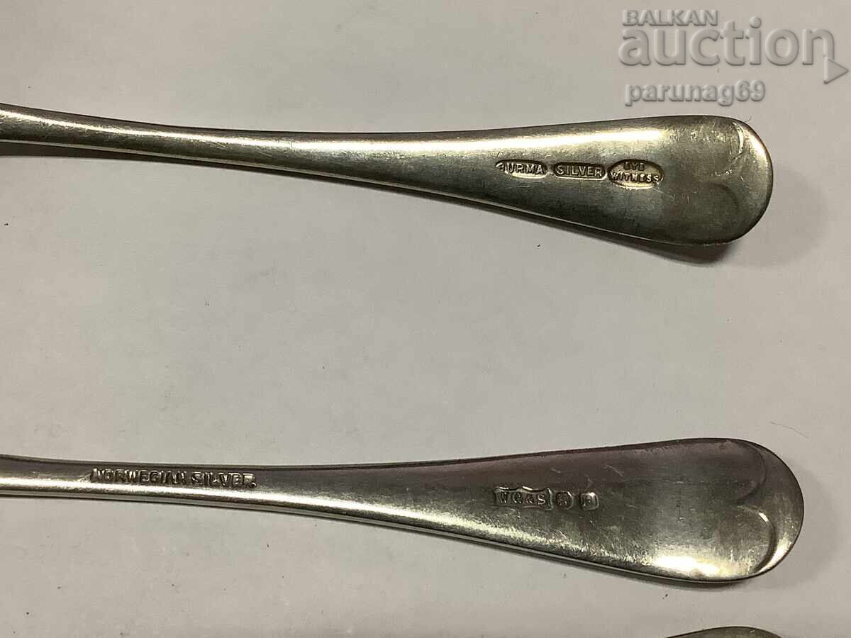 Delivery of LOT OF SPOONS - OLD Lot of 4 pieces