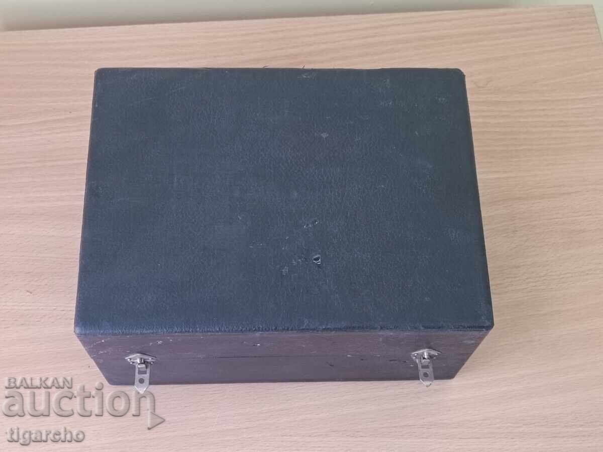 Livrarea Cutia de instrumente a ceasornicarului Livrarea Cutia de instrumente a ceasornicarului