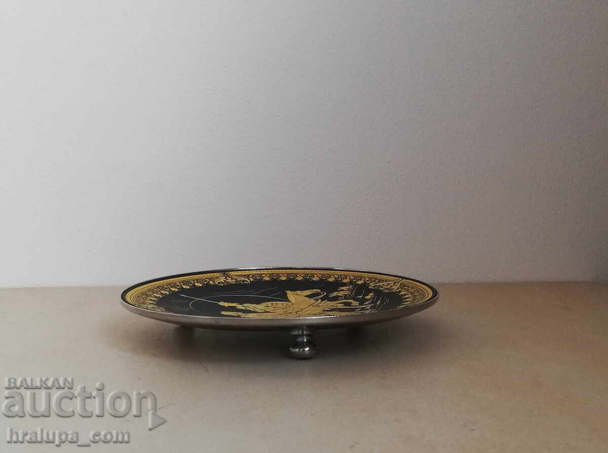 Decorative plate Don Quixote and Sancho Panza metal gilding with price 20.00 BGN | € 10.23 Decorative plate Don Quixote and Sancho Panza metal gilding with price 20.00 BGN | € 10.23