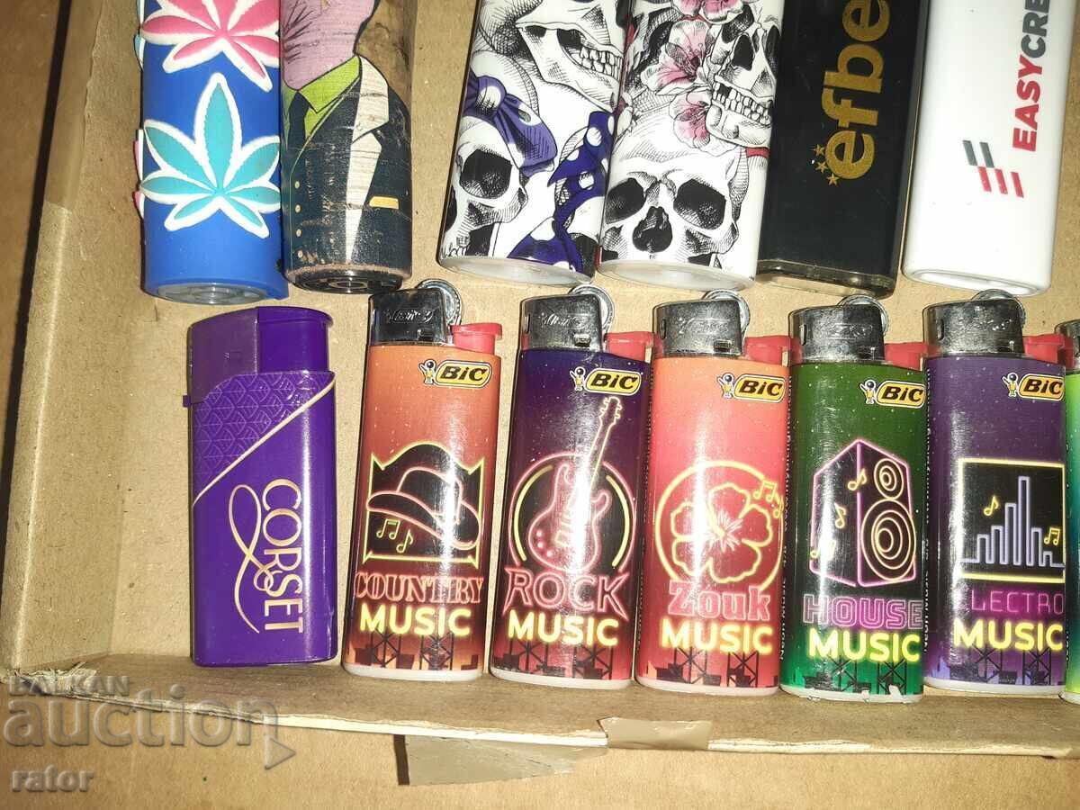 Delivery of Old BIC lighters and others - 14 pieces Delivery of Old BIC lighters and others - 14 pieces