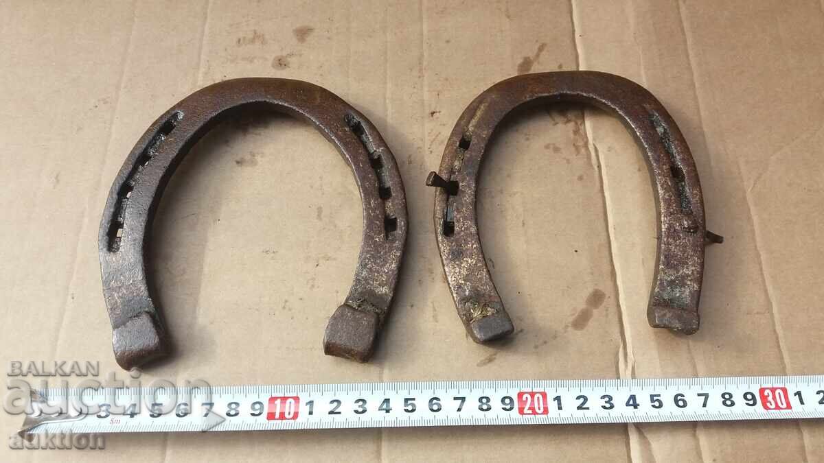 Delivery of LOT OF 2 FORGED HORSESHOES Delivery of LOT OF 2 FORGED HORSESHOES