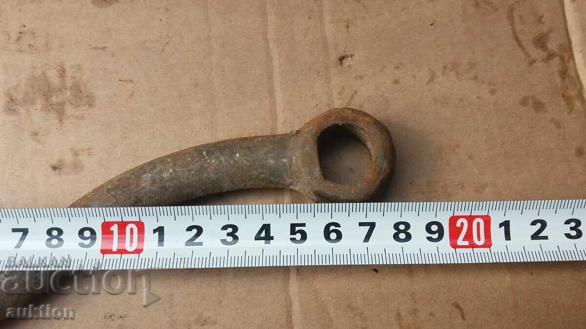 OLD SOLID HANDLE - 7 OLD SOLID HANDLE - 7