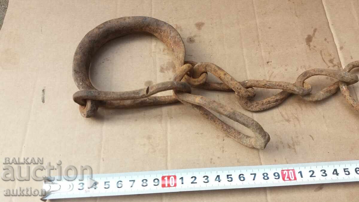 Auction  FORGED RENAISSANCE CHAINS, CHAINS, SHACKONS, HANDCUFFS