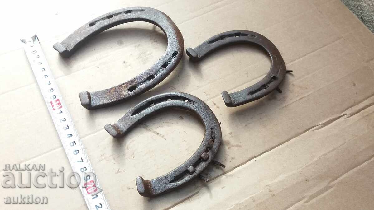 LOT OF 3 FORGED HORSESHOES - 5 LOT OF 3 FORGED HORSESHOES - 5