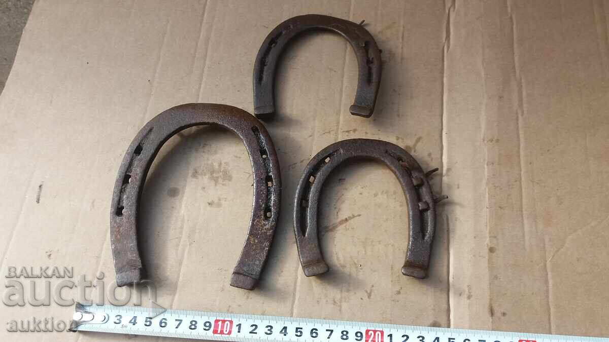 LOT OF 3 FORGED HORSESHOES - 7 LOT OF 3 FORGED HORSESHOES - 7
